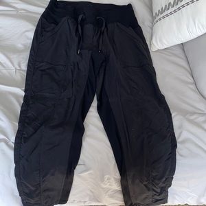 Lululemon Cropped Studio pant